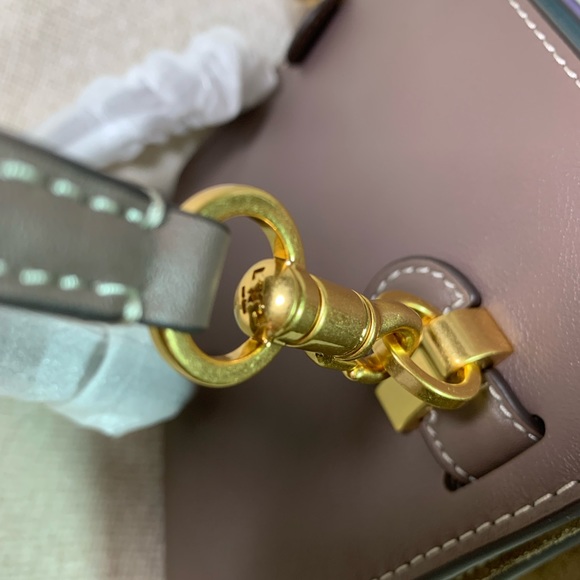 NEW Tory Burch Lee Radziwill Petite Double Clam Shell Taupe Leather Shoulder Bag - Picture 14 of 15